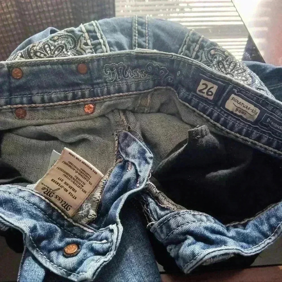 Miss Me Denim Distressed Sequined  Beaded pockets Jeans Size 26 - Picture 11 of 16